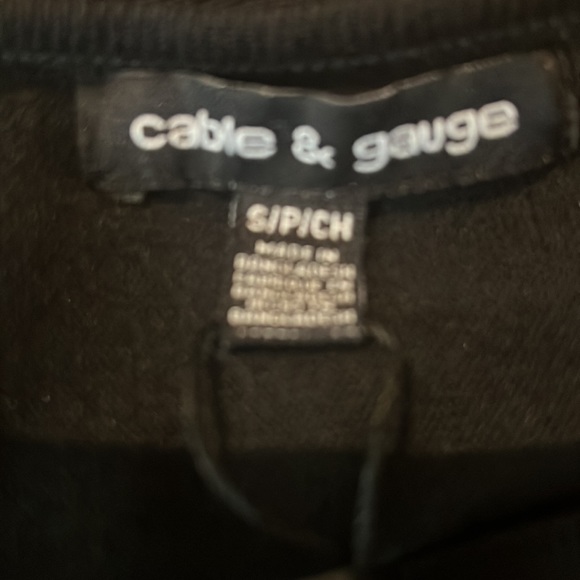 Cable & Gauge Black Knit long Cold Shoulder Sleeves Silver Embellishments - Picture 6 of 11